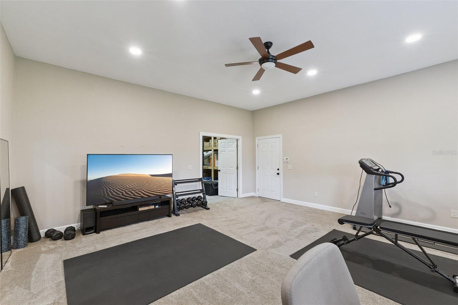 BUTLER BAY - Residential