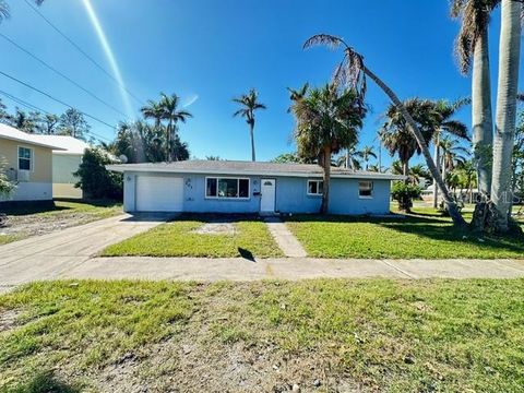 A home in PUNTA GORDA