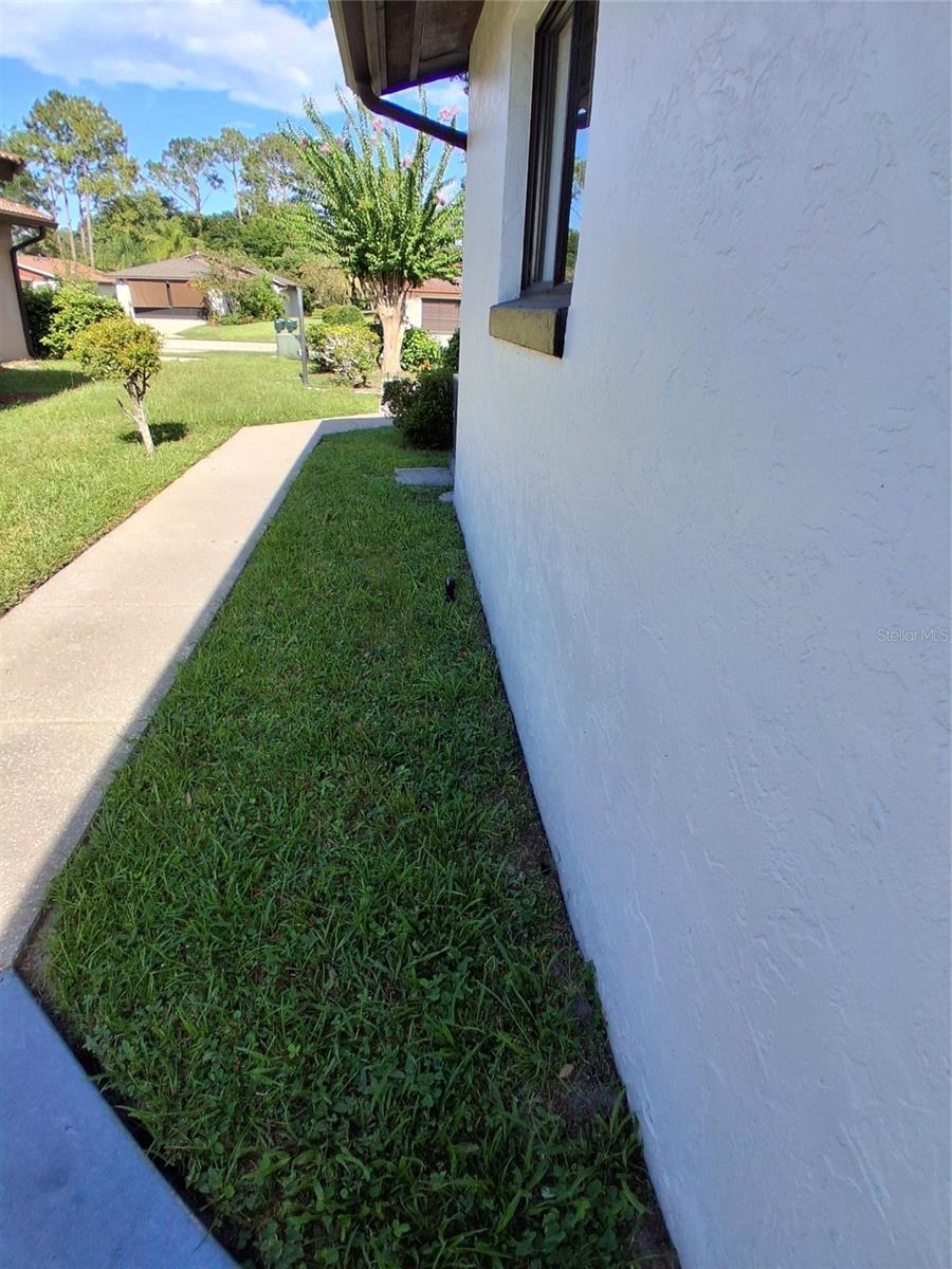 8 LAGO VISTA PLACE