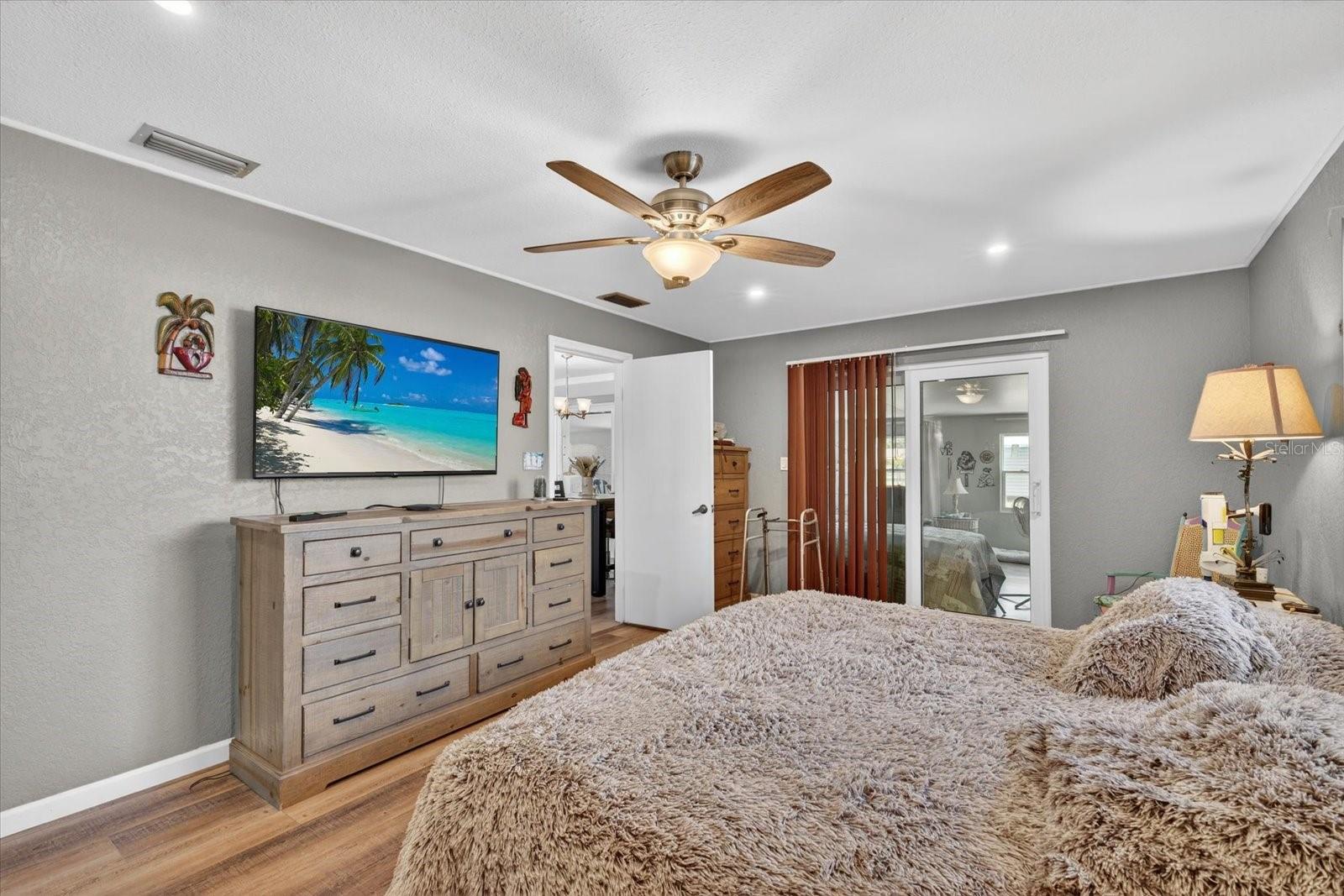 DECOSTERS ADD - Residential