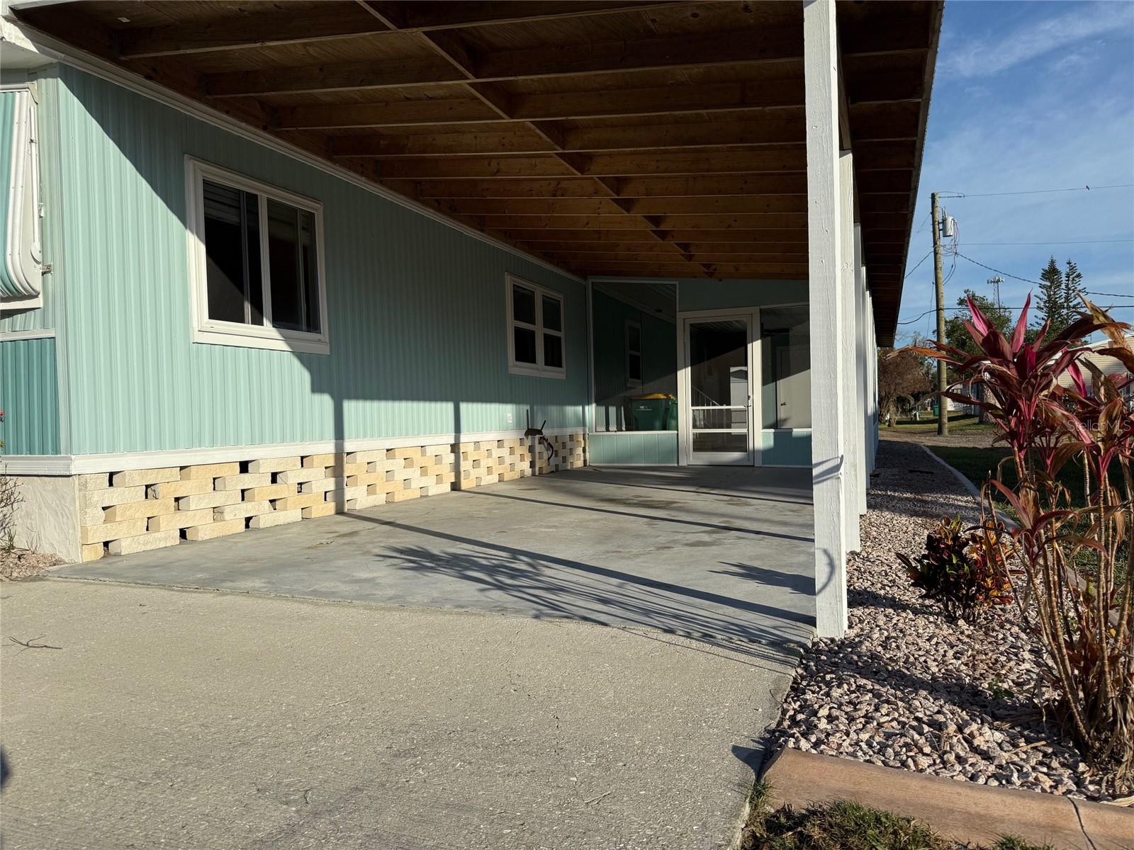 PINE LAKE - Residential