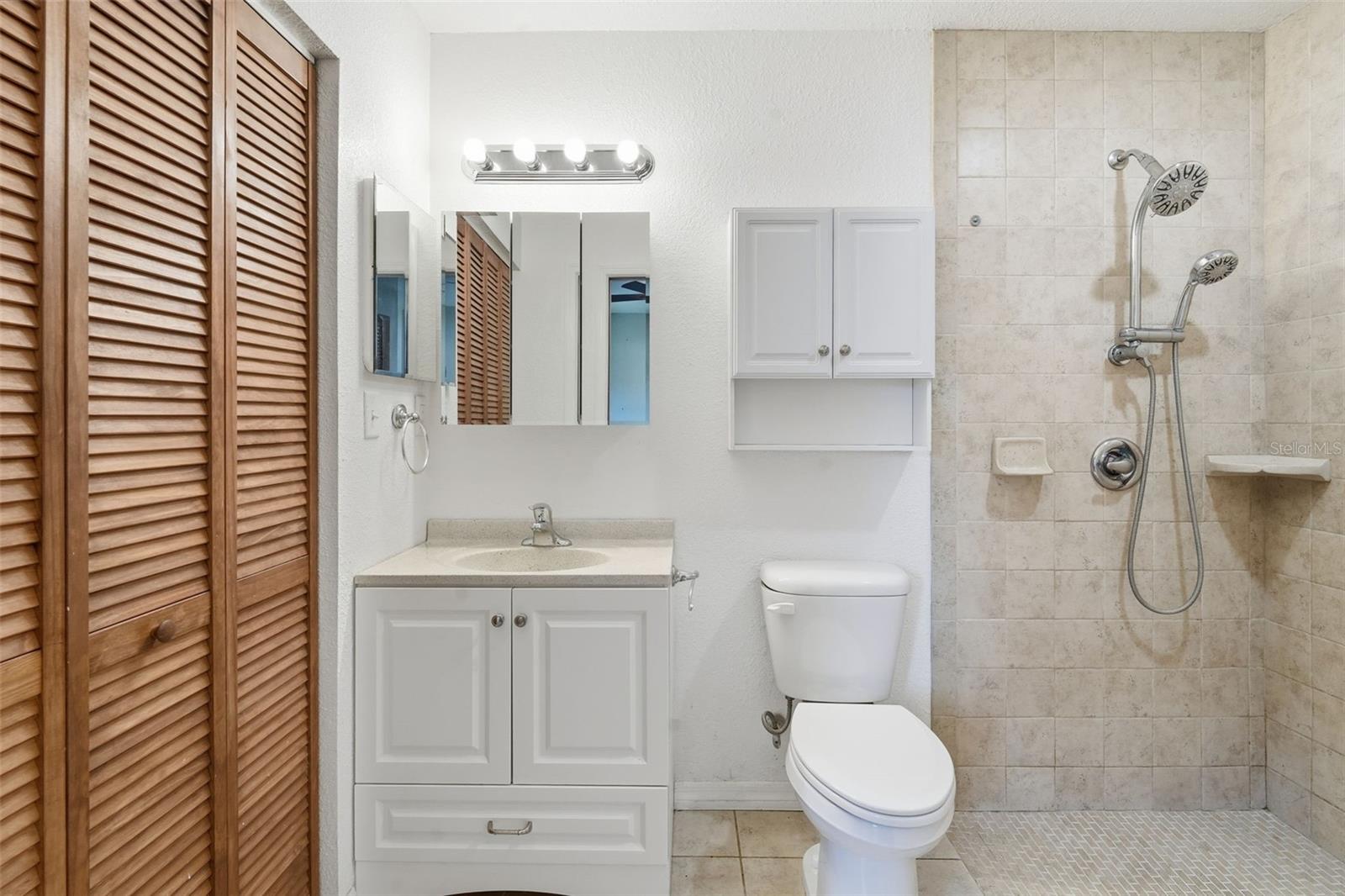 EDGEWATER ACRES UNIT 03 RESUB - Residential