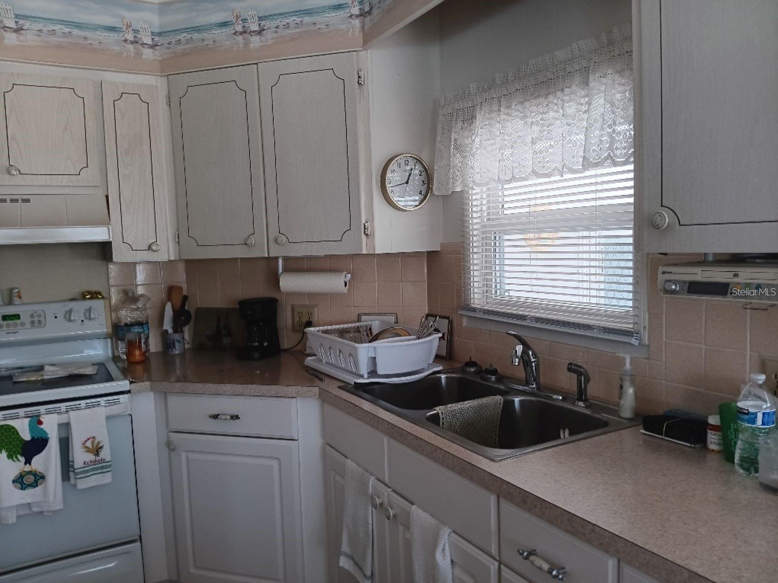 COUNTRY CLUB ESTATES - Residential