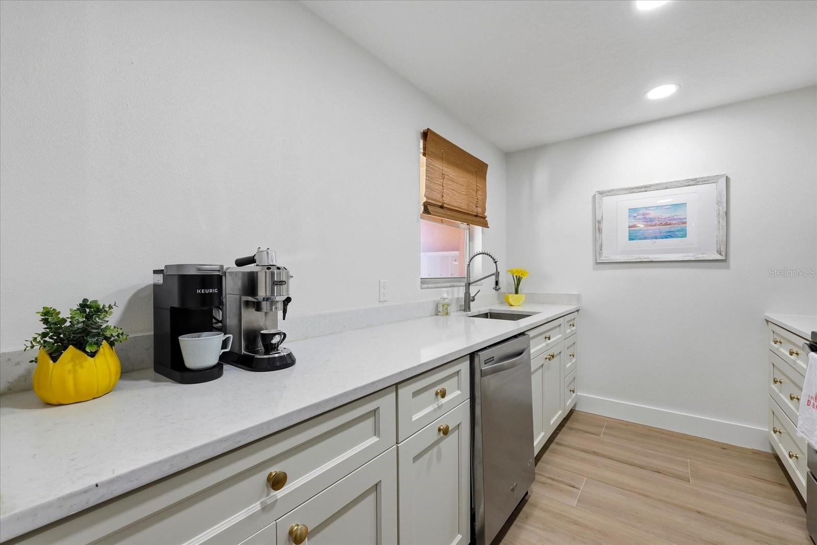 CHATEAU PELHAM APTS CONDO - Residential