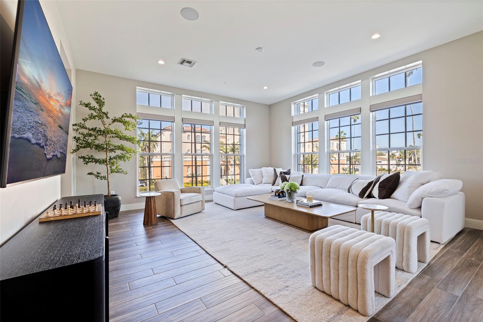 91 DAVIS BOULEVARD 201