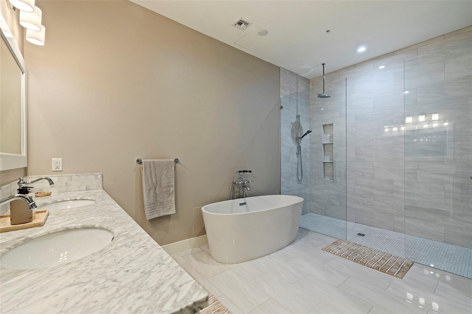 THE ISLANDER A CONDOMINIUM - Residential