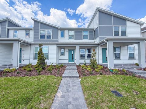 Photo of 10537 Glowing Beacon Street, Orlando, FL 32829 (MLS # G5110274)