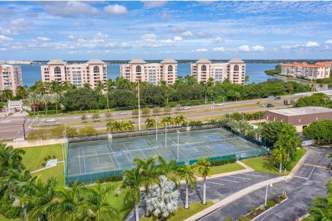BAYWAY ISLES POINT BRITTANY FOUR - Residential