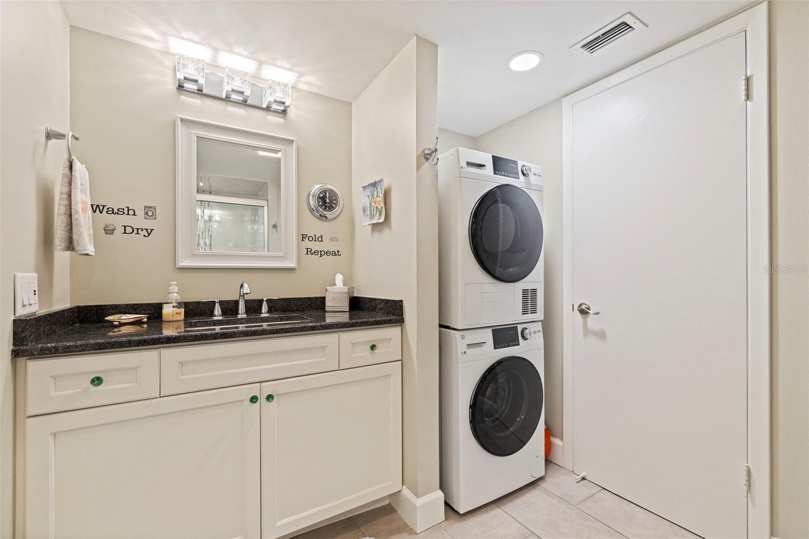 BAYWAY ISLES POINT BRITTANY FOUR - Residential