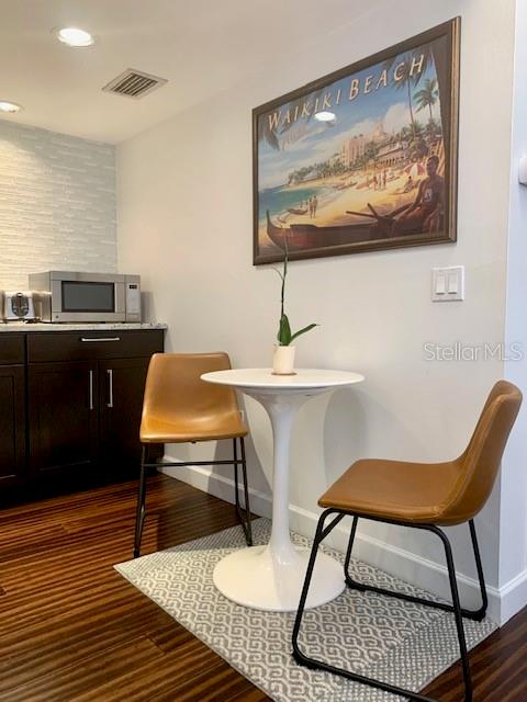 BAY VILLAS CONDO - Residential Lease