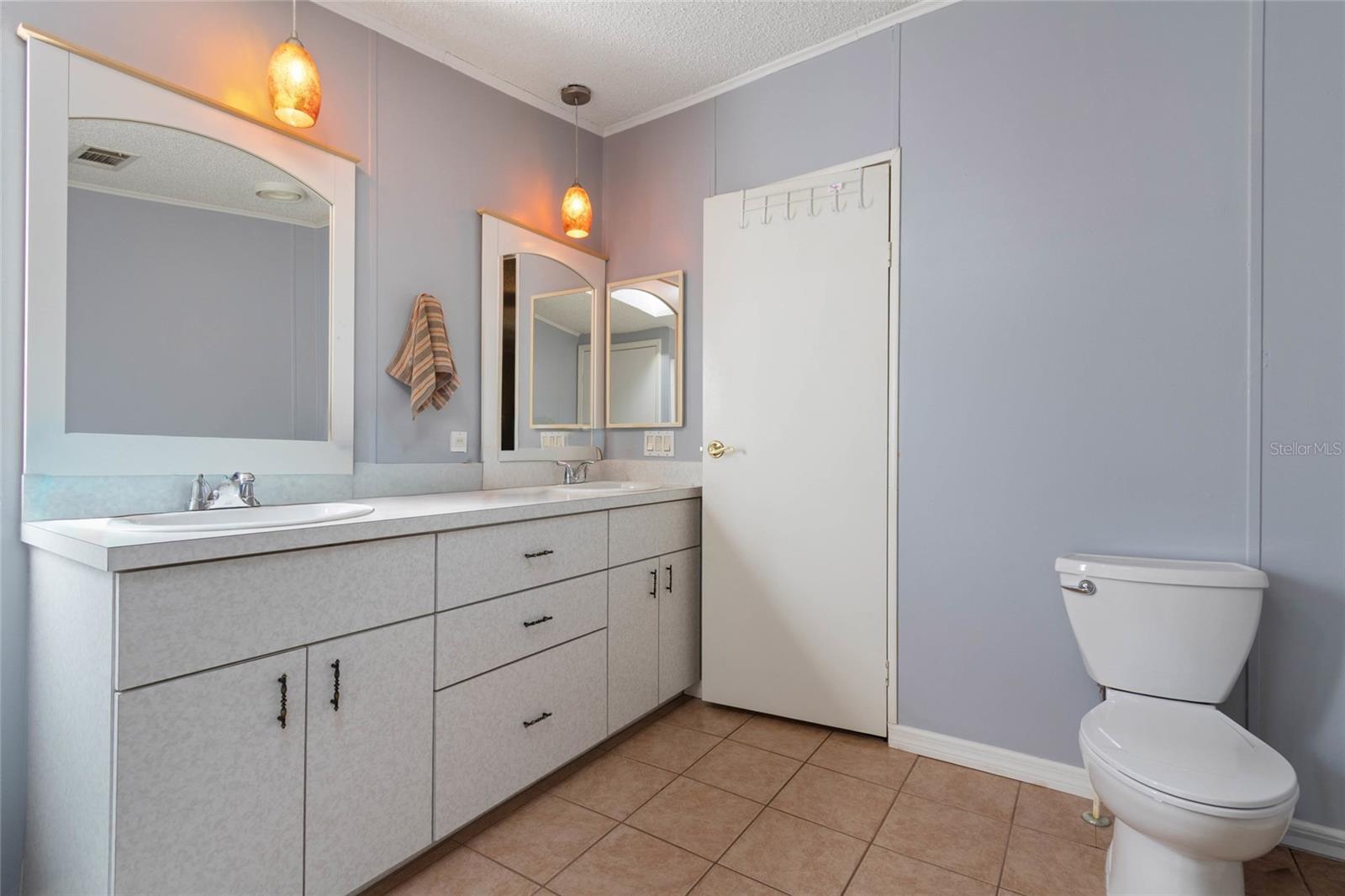 W1/2 OF W1/2 OF SE1/4 OF NW1/4 OF SW1/4 LESS S 15 - Residential