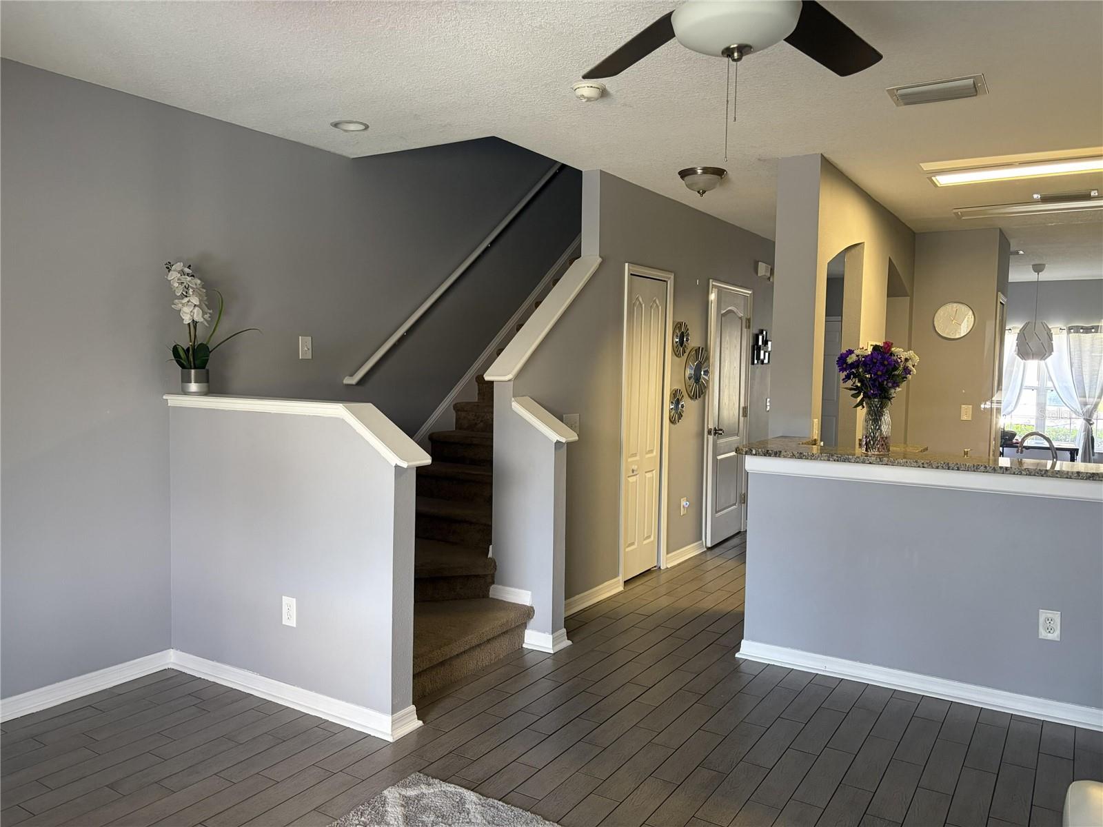 FISHHAWK RANCH TWNHMS PH - Residential