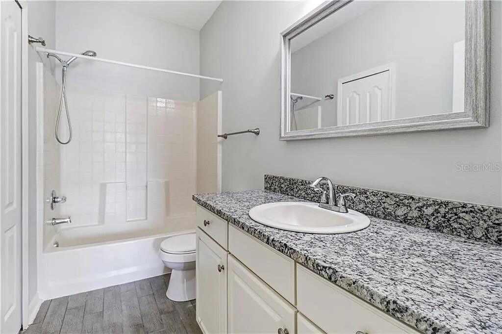 FISHHAWK RANCH TWNHMS PH - Residential
