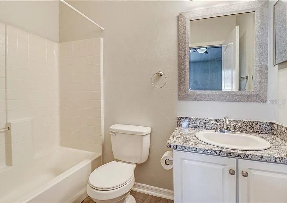 FISHHAWK RANCH TWNHMS PH - Residential