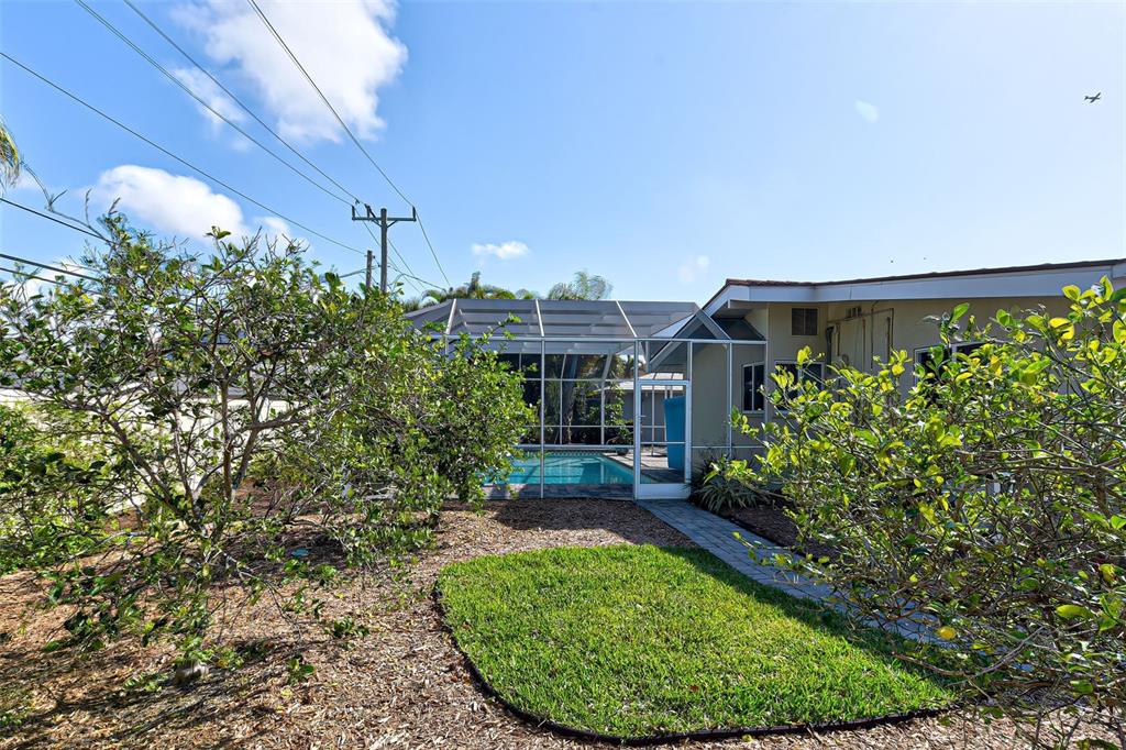 Photo 68 of 86 of 612 W VENICE AVENUE house