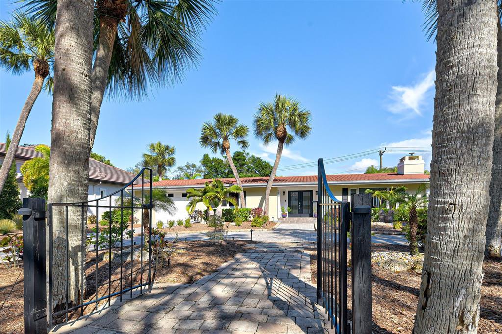 Photo 2 of 86 of 612 W VENICE AVENUE house