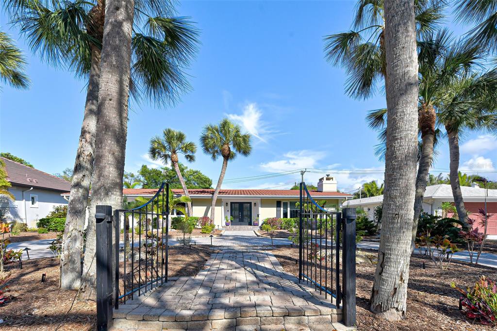 Photo 1 of 86 of 612 W VENICE AVENUE house