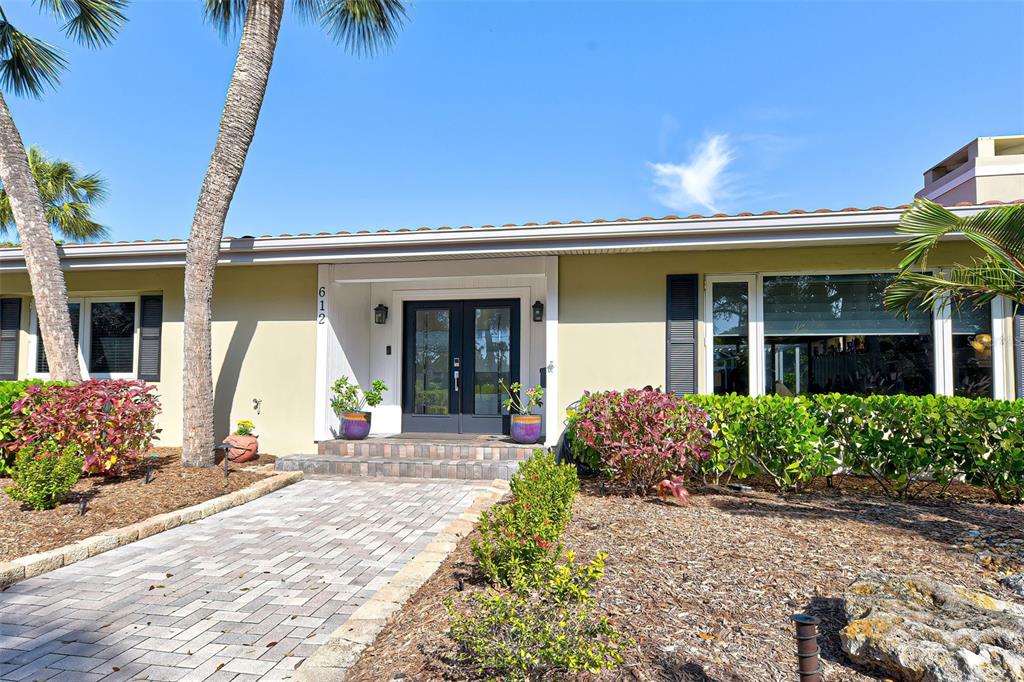 Photo 9 of 86 of 612 W VENICE AVENUE house