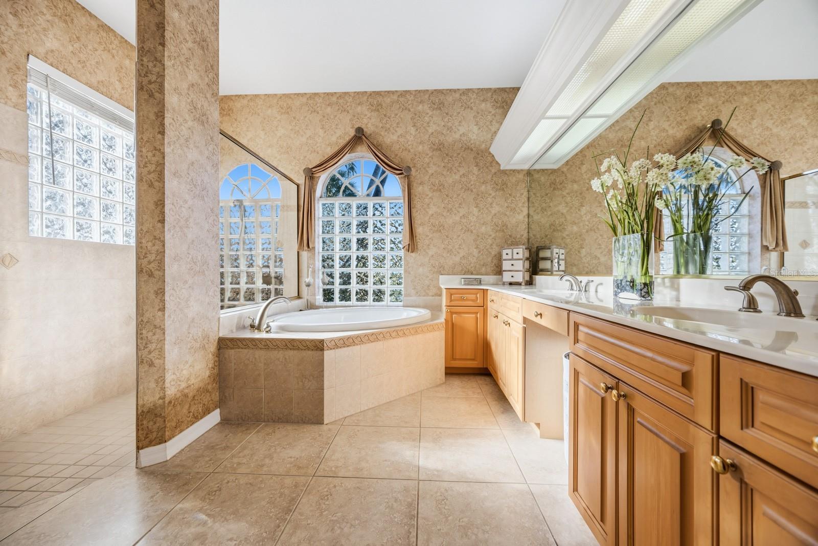 SAWGRASS - Residential