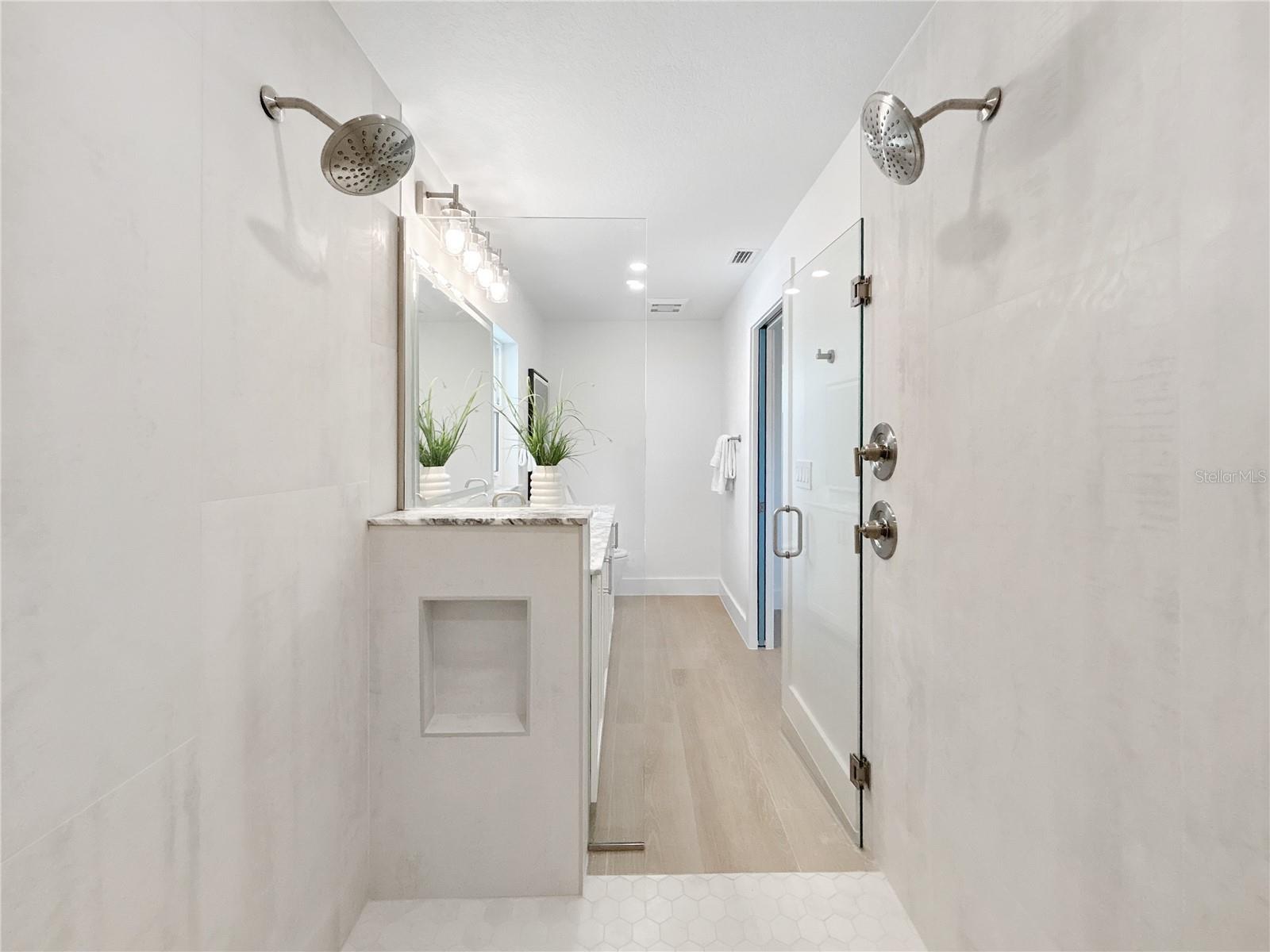 FLAMINGO CAY SECOND UNIT - Residential