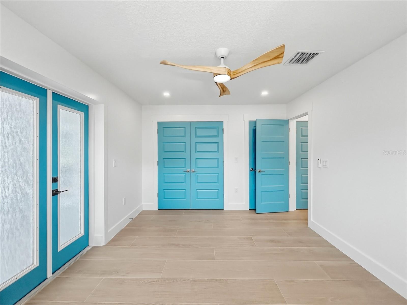 FLAMINGO CAY SECOND UNIT - Residential