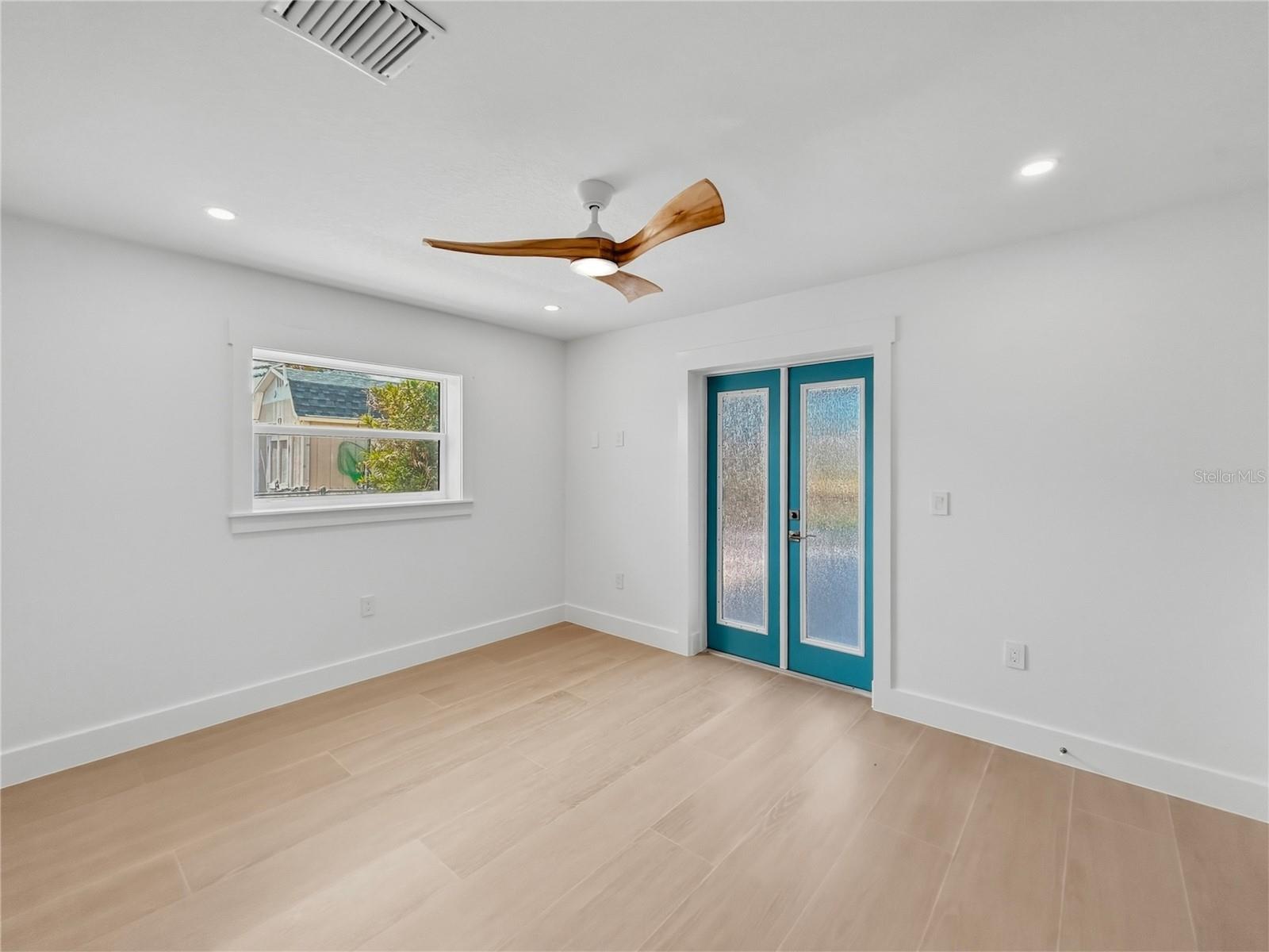 FLAMINGO CAY SECOND UNIT - Residential