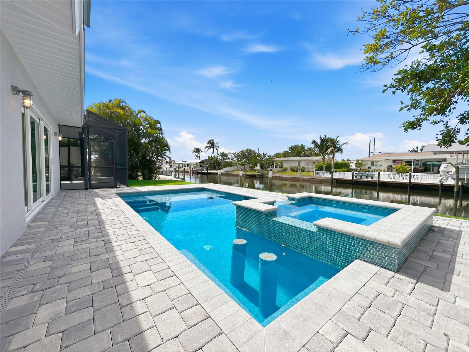 FLAMINGO CAY SECOND UNIT - Residential