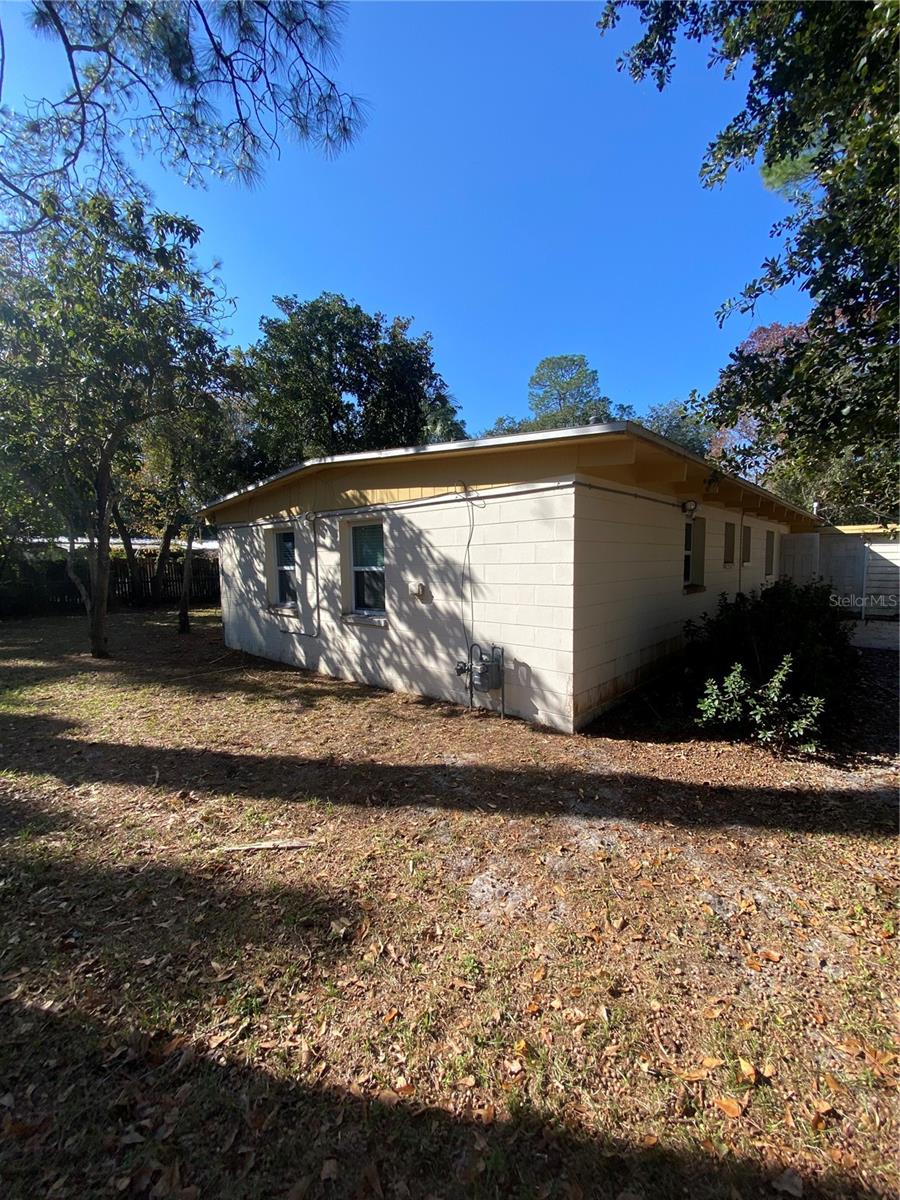 HIGHLAND COURT MANOR - Residential