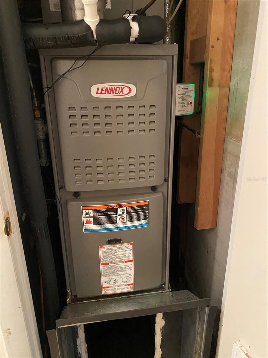 HIGHLAND COURT MANOR - Residential