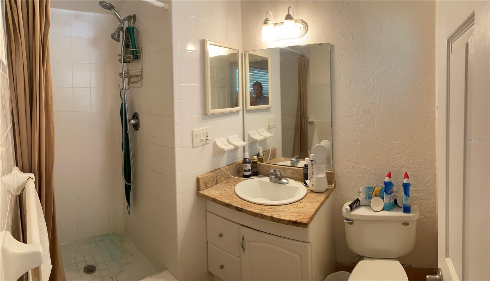 HIGHLAND COURT MANOR - Residential