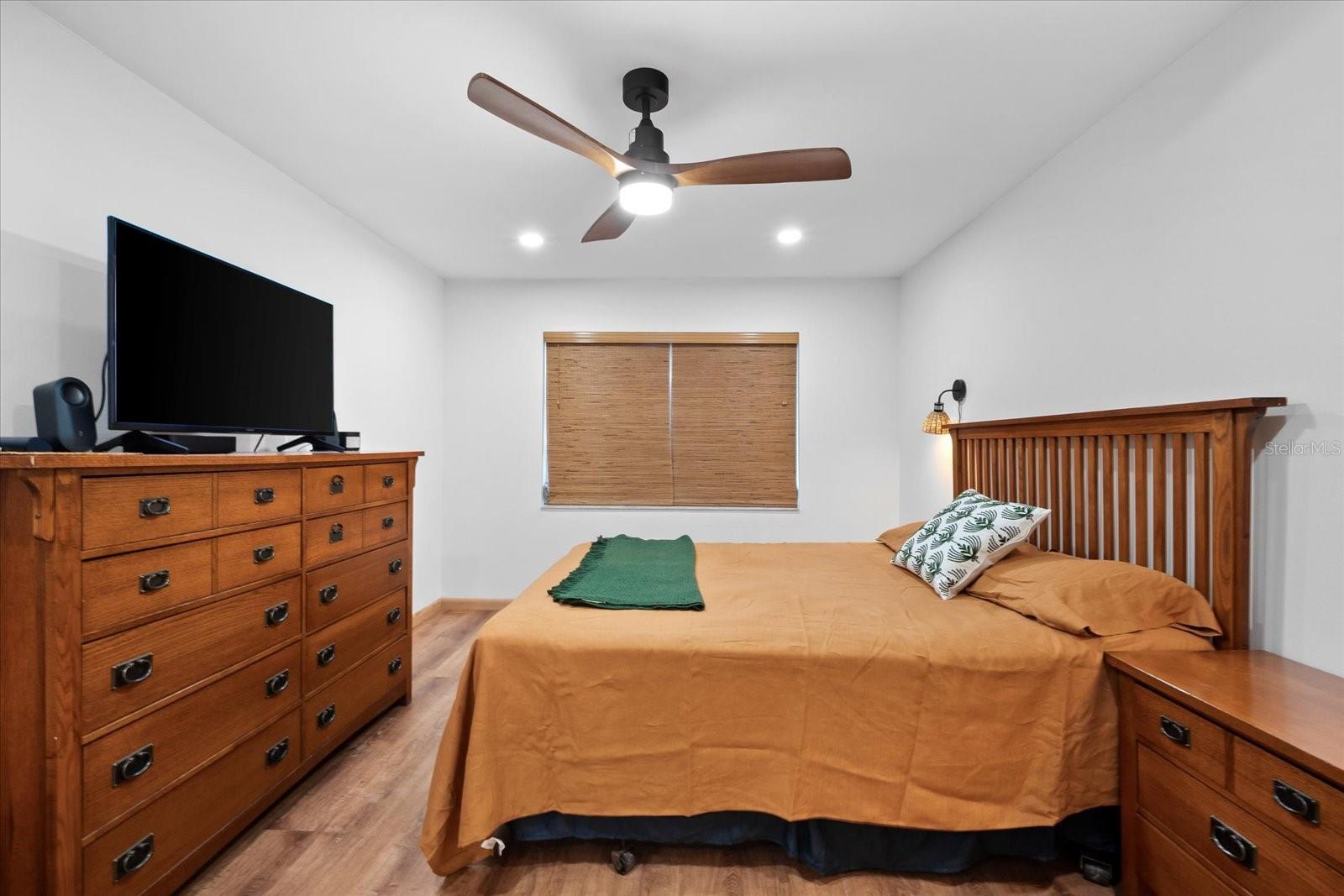 PLAZA GARDENS - Residential