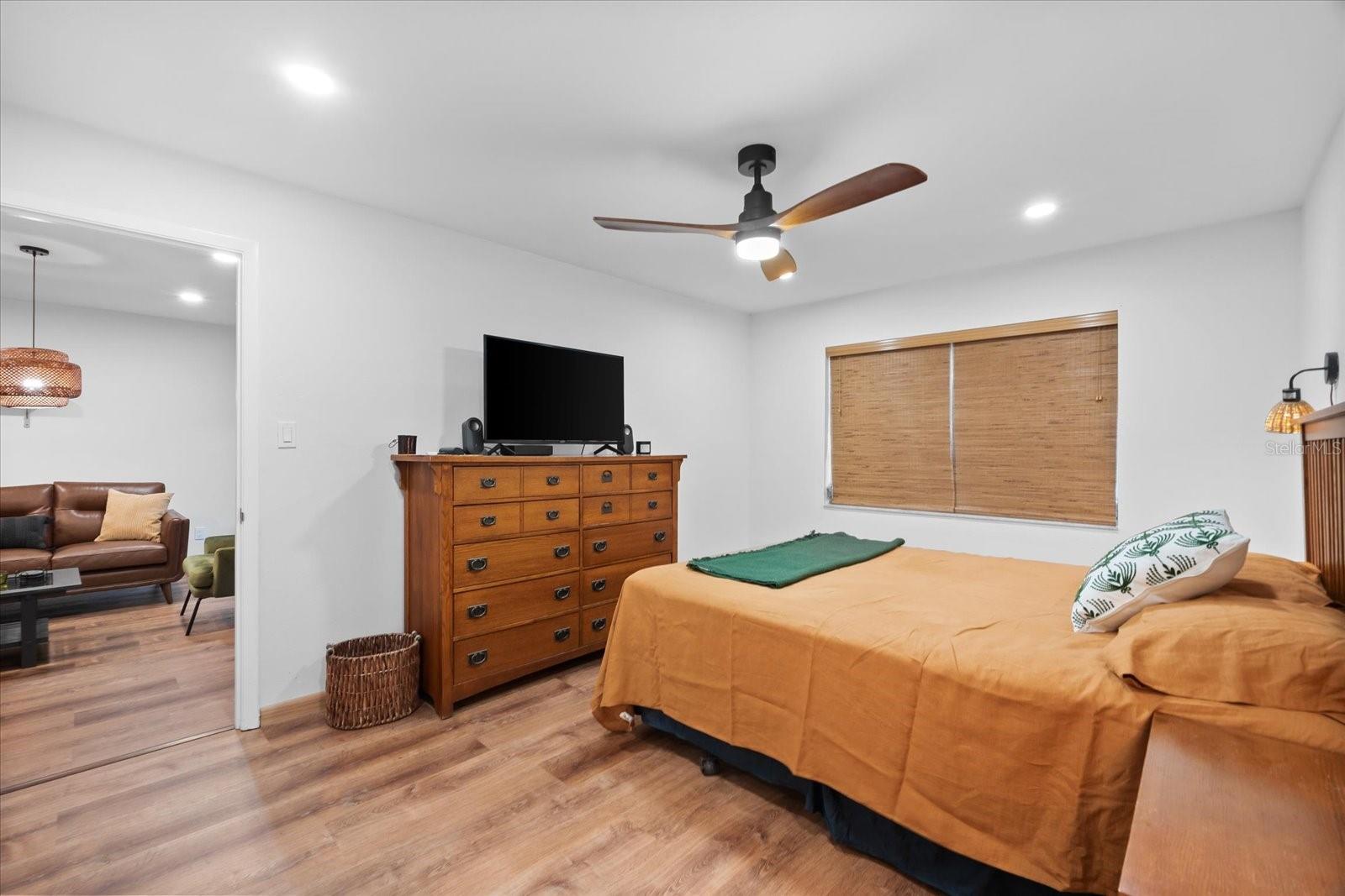 PLAZA GARDENS - Residential