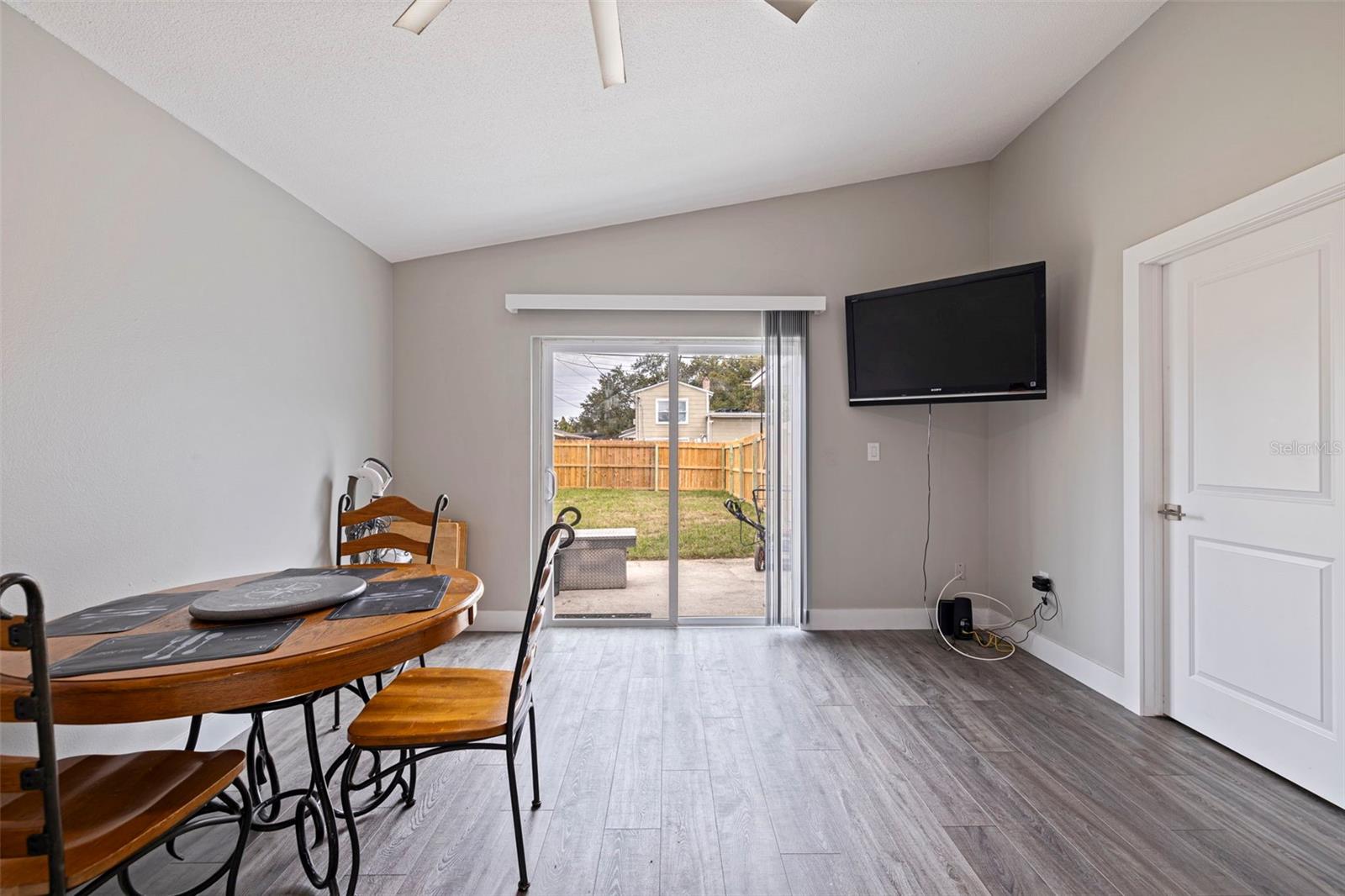 RAVENSWOOD - Residential