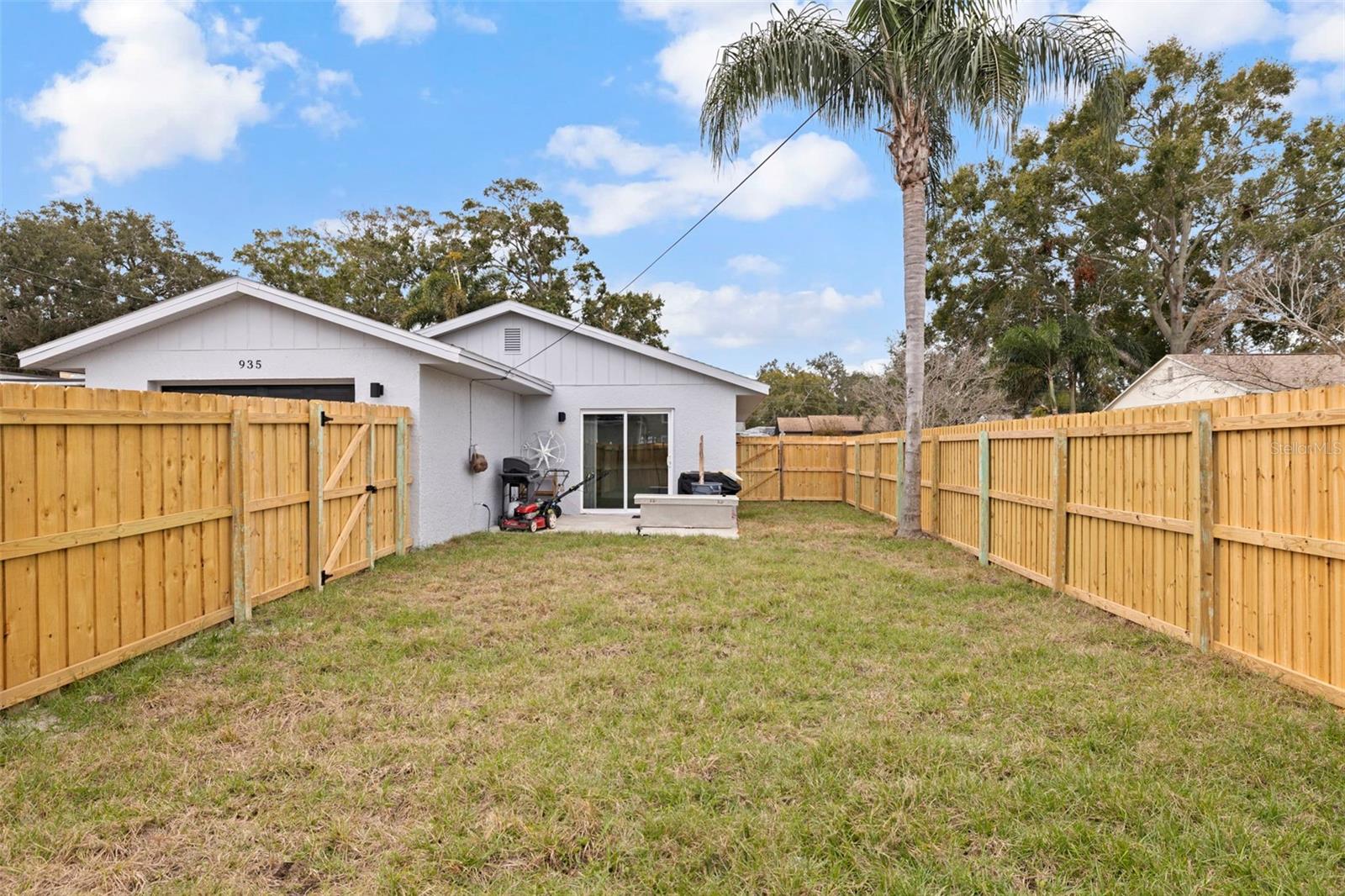 RAVENSWOOD - Residential