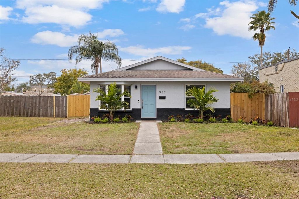 Photo of 935 47th Avenue N, St Petersburg, FL 33703 (MLS # TB8457877)