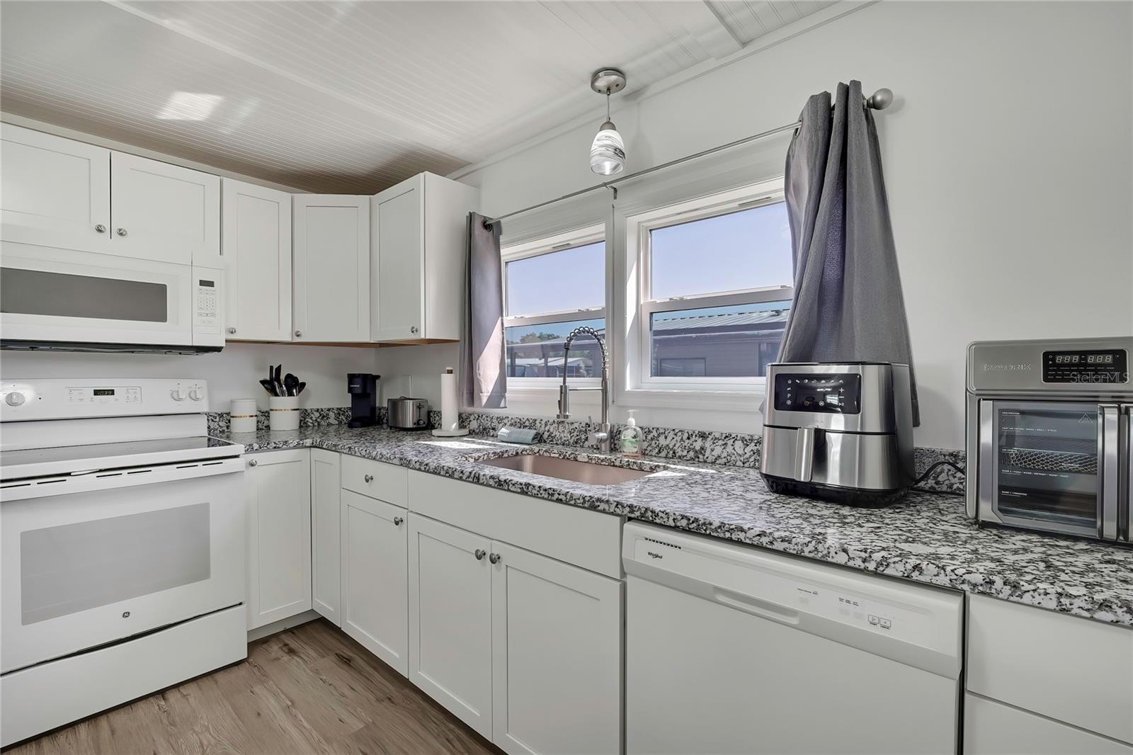 TIMBER LAKE ESTATES - Residential