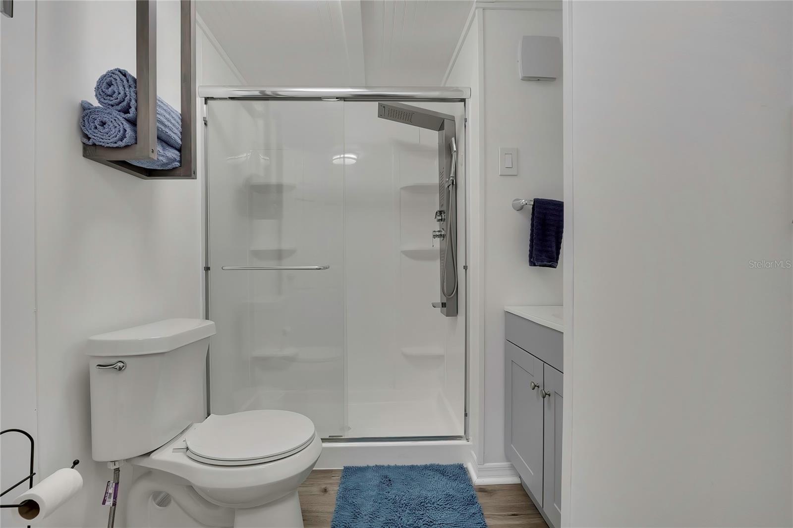 TIMBER LAKE ESTATES - Residential