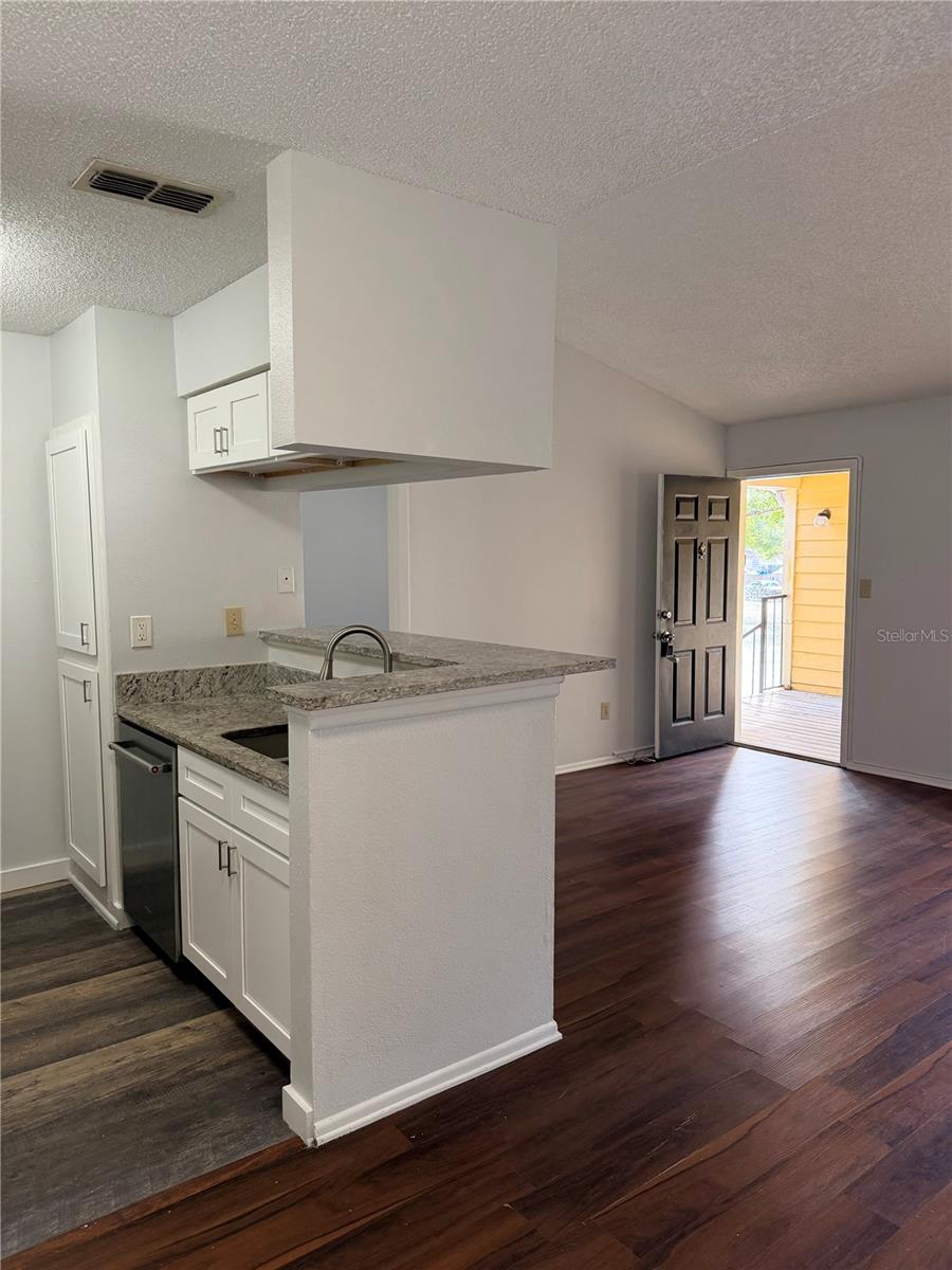 THE GRAND RESERVE CONDO - Residential Lease