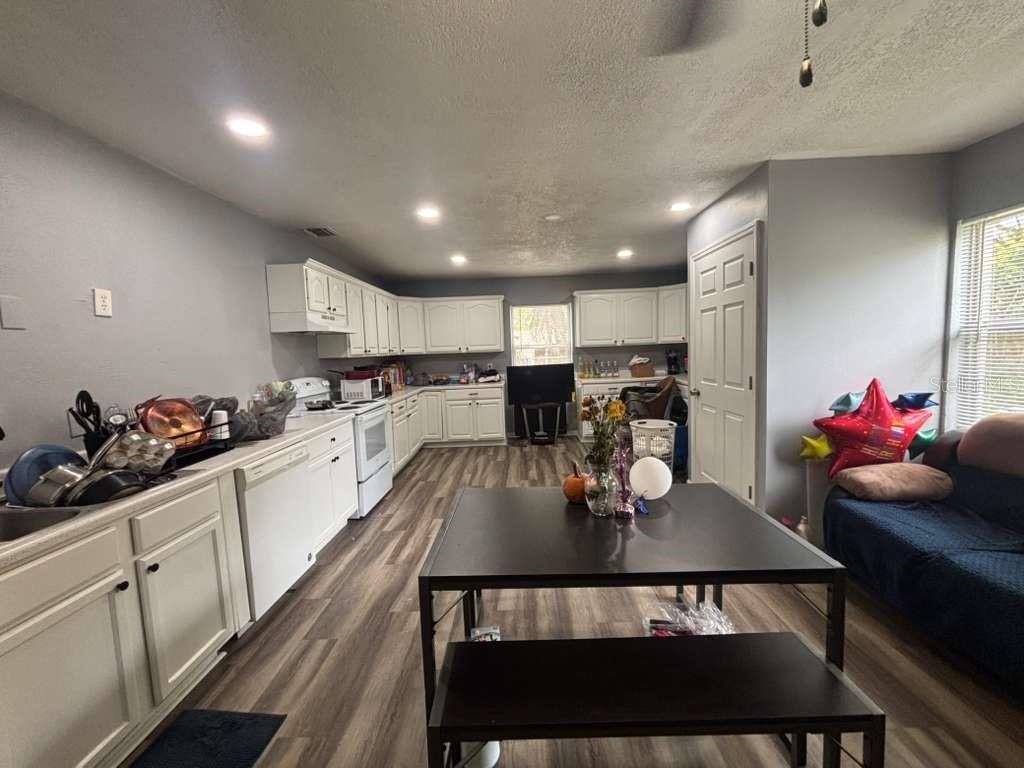 LOCKHARTS SUB - Residential