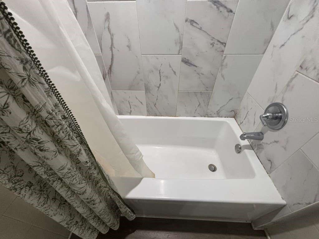 LOCKHARTS SUB - Residential