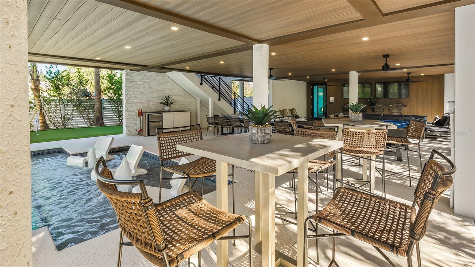 SARASOTA BEACH - Residential