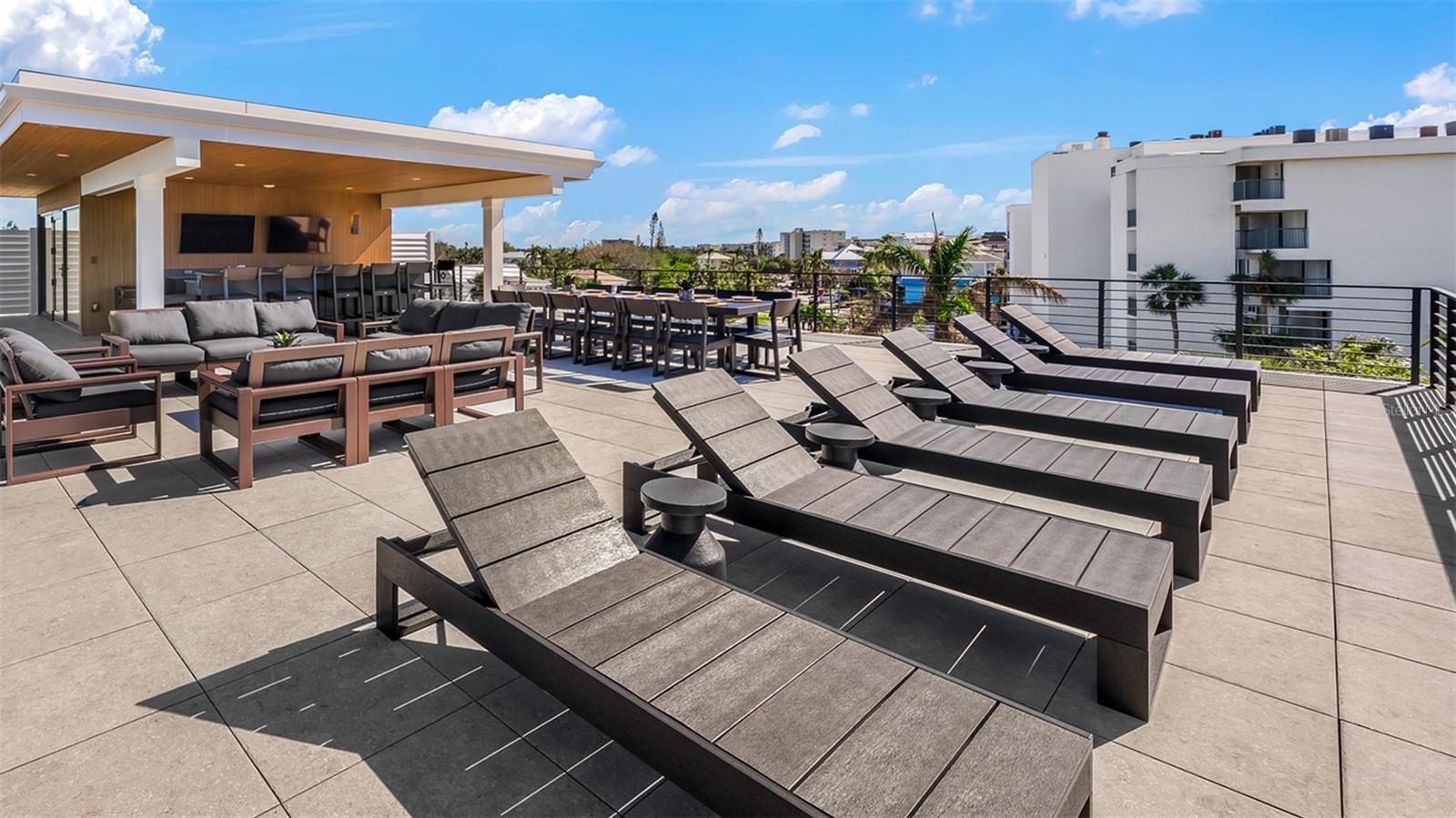 SARASOTA BEACH - Residential