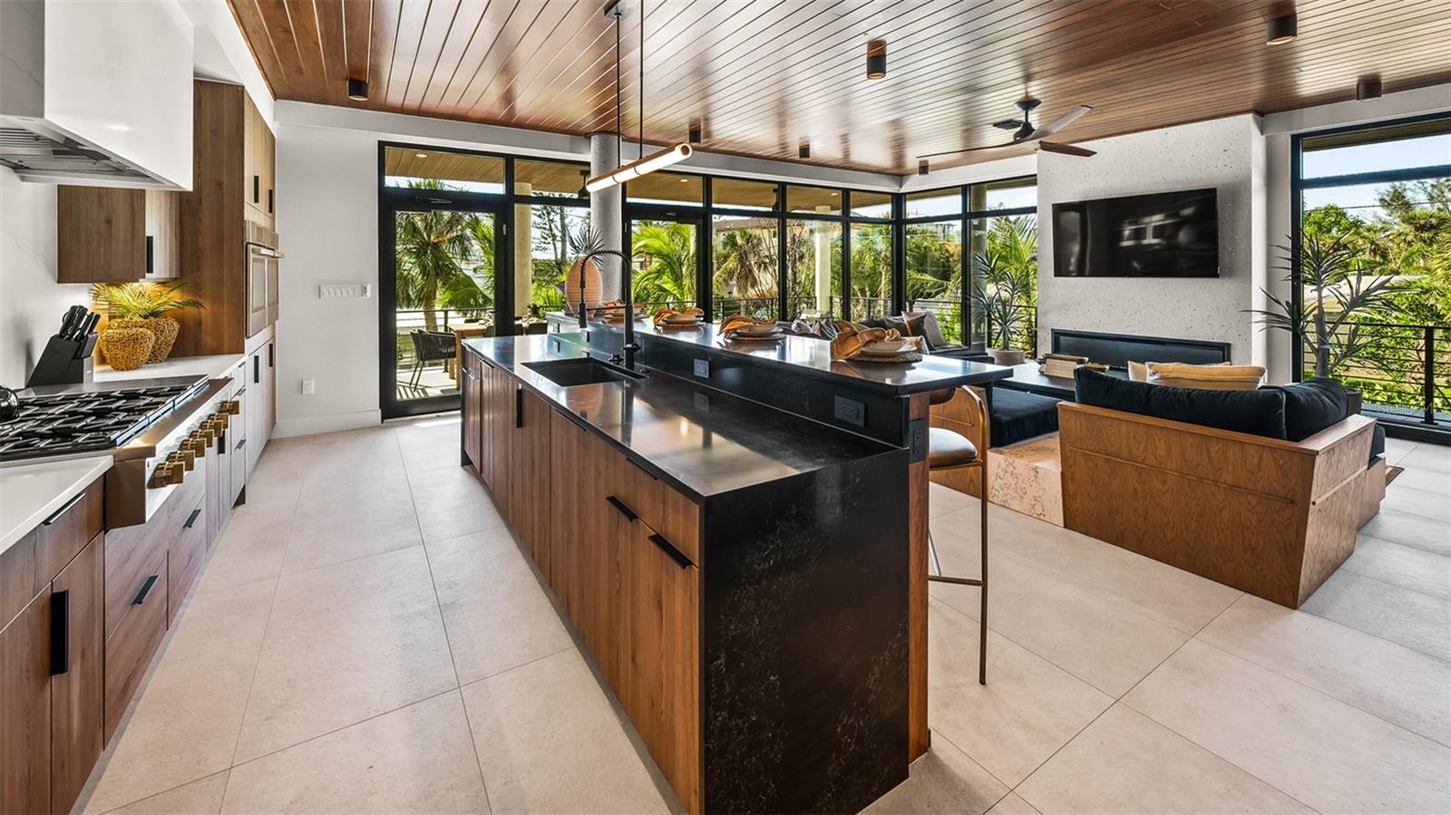 SARASOTA BEACH - Residential