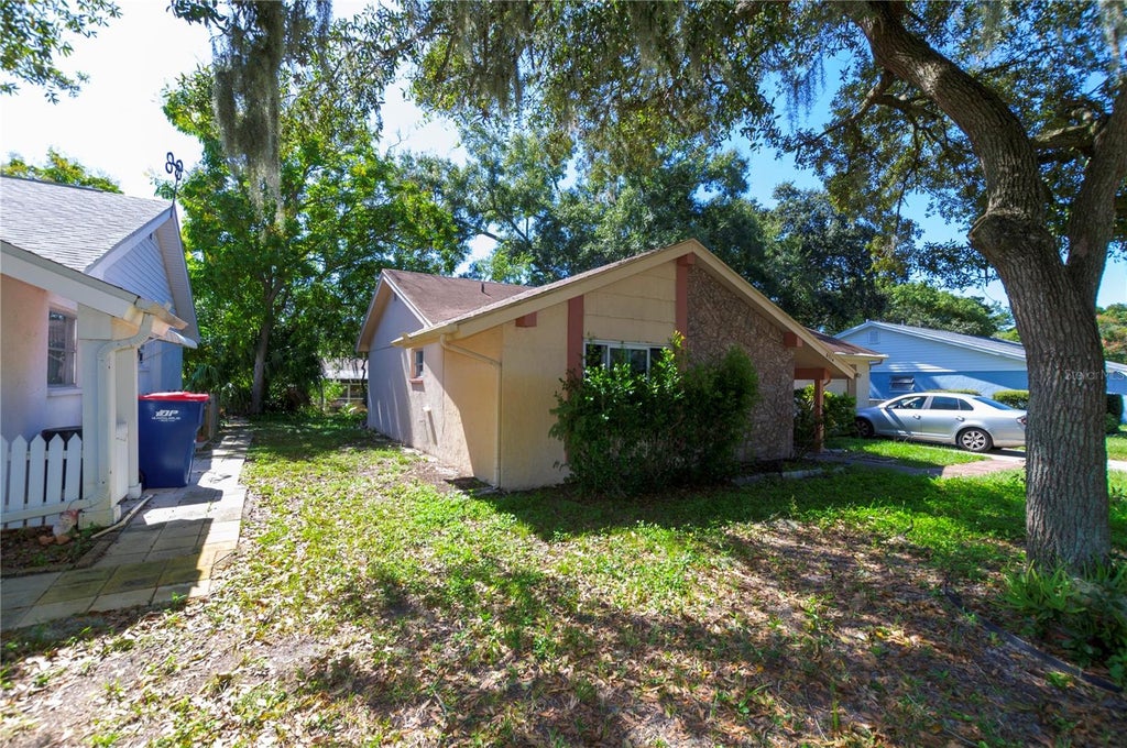 Photo of 8214 Mill Creek Lane, Hudson, FL 34667 (MLS # V4951917)