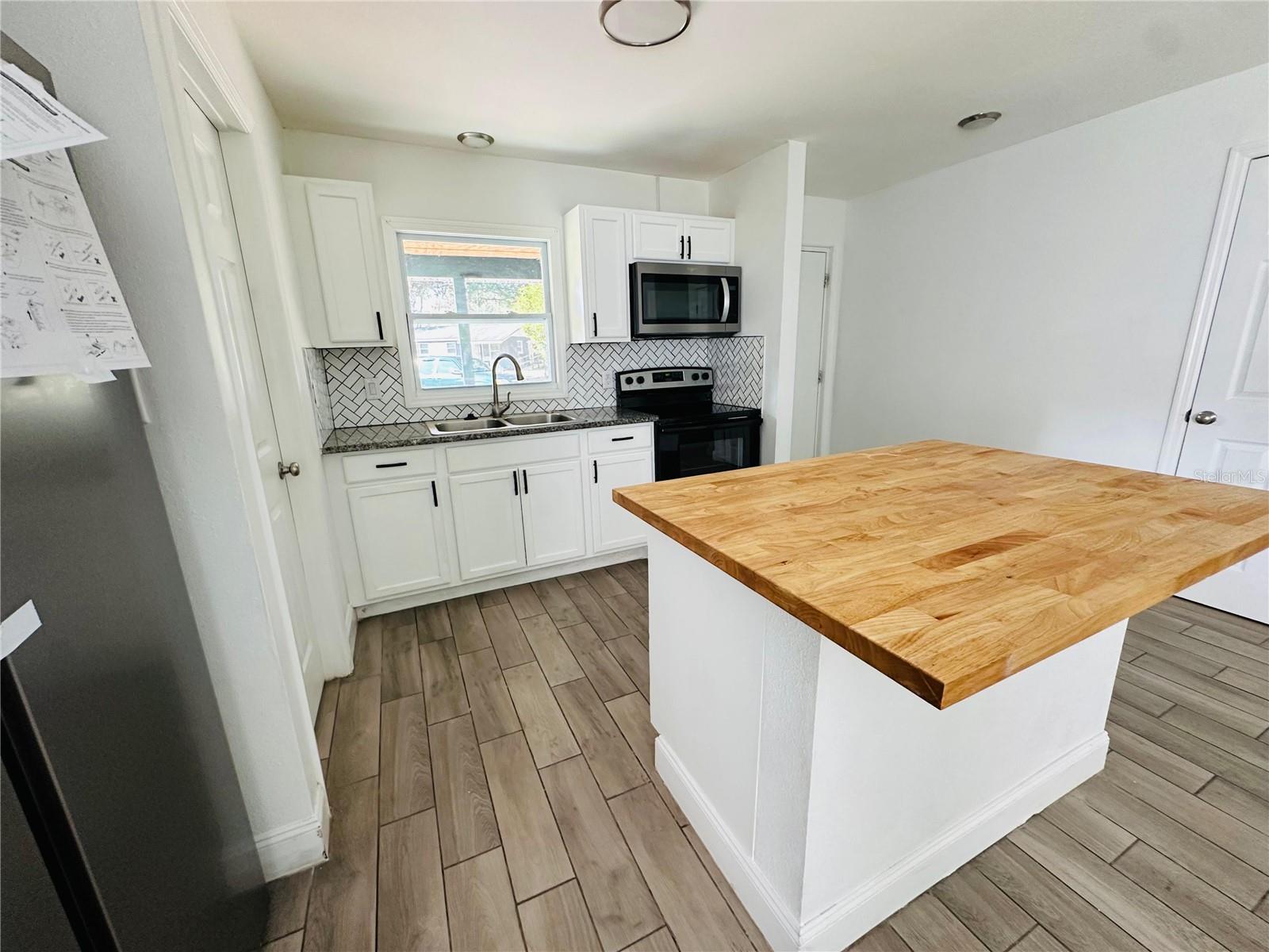 MOUNT DORA MOUNT DORA HEIGHTS - Residential