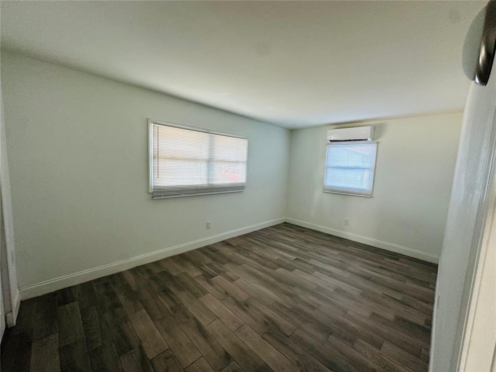 MOUNT DORA MOUNT DORA HEIGHTS - Residential