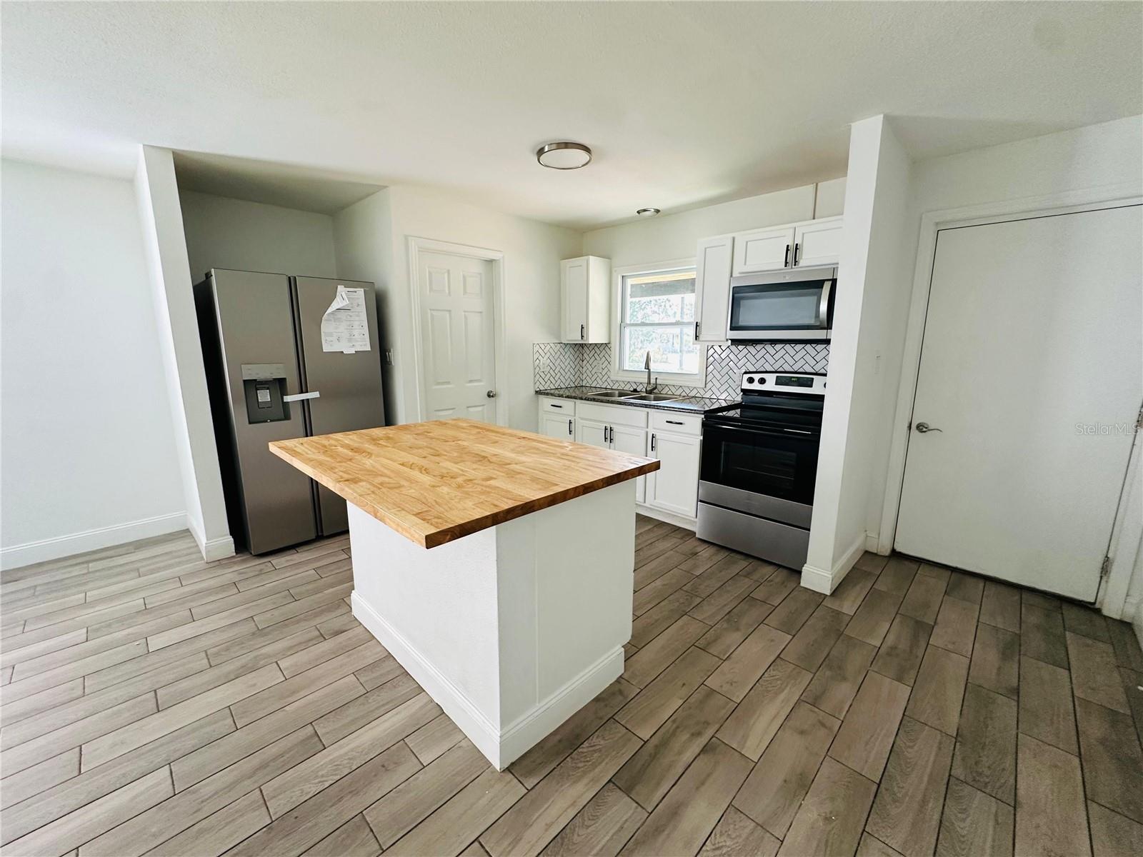 MOUNT DORA MOUNT DORA HEIGHTS - Residential