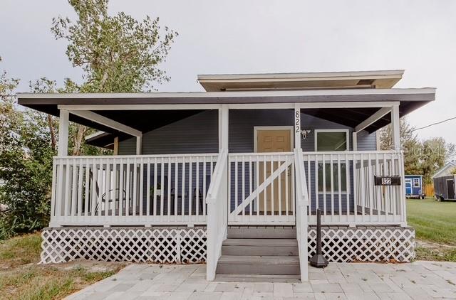 Updated 3-bedroom 1-bathroom home situated in the heart of Arcadia. This house has been fully remodeled with newer metal roof, flooring, and kitchen, private back yard and more!! Exterior highlights a front porch and a spacious back yard where you can relax and have a good time with family and friends. This home is at a walkable distance of downtown Arcadia, stores, restaurants and much more! Did I mention that this property is currently on ABNB? Yes! this house has a lot of potential; it is turnkey ready for your next adventure either to start a new chapter or as an investment as a vacation home!!! This fully furnished home is ready for your next chapter! Don't wait and call to schedule a private showing!!