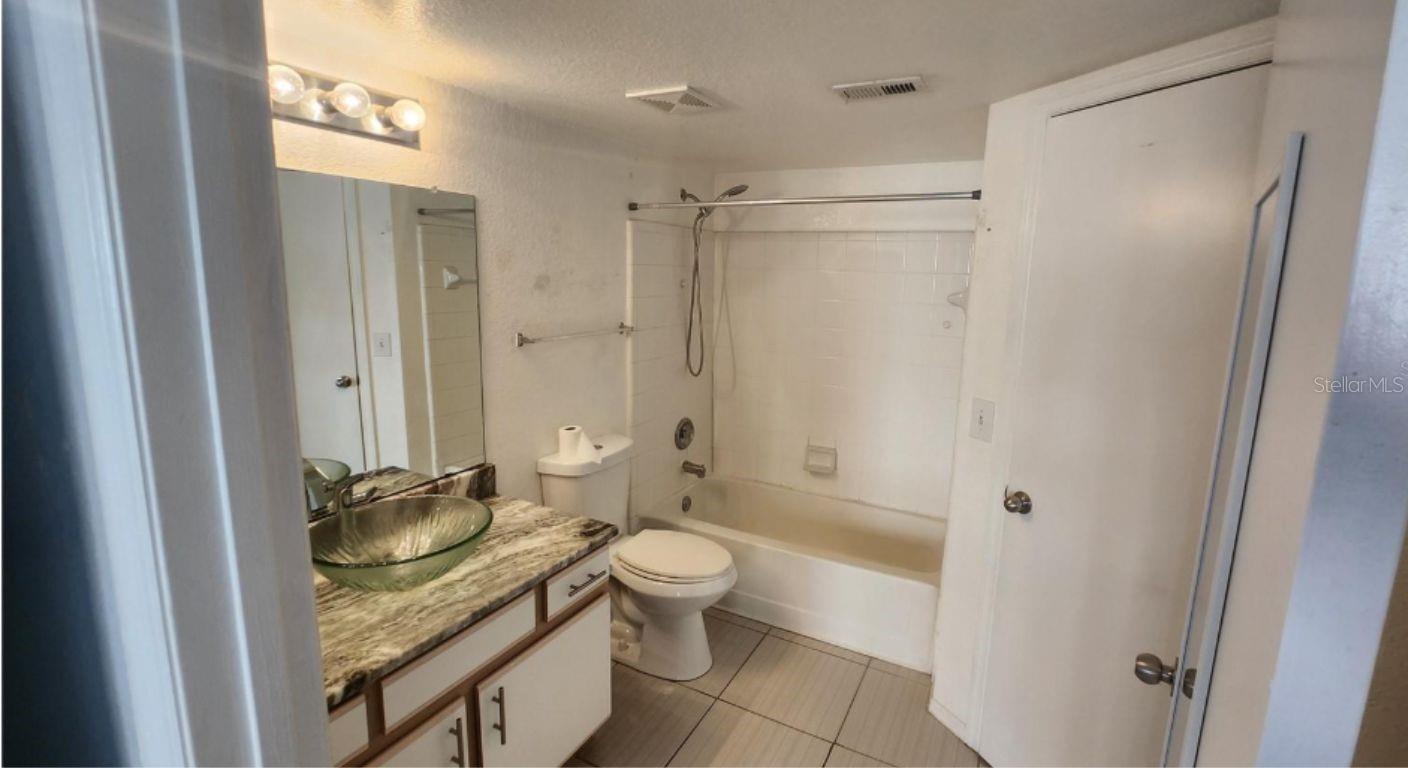 VILLAS DEL SOL AT KISS CONDO - Residential Lease