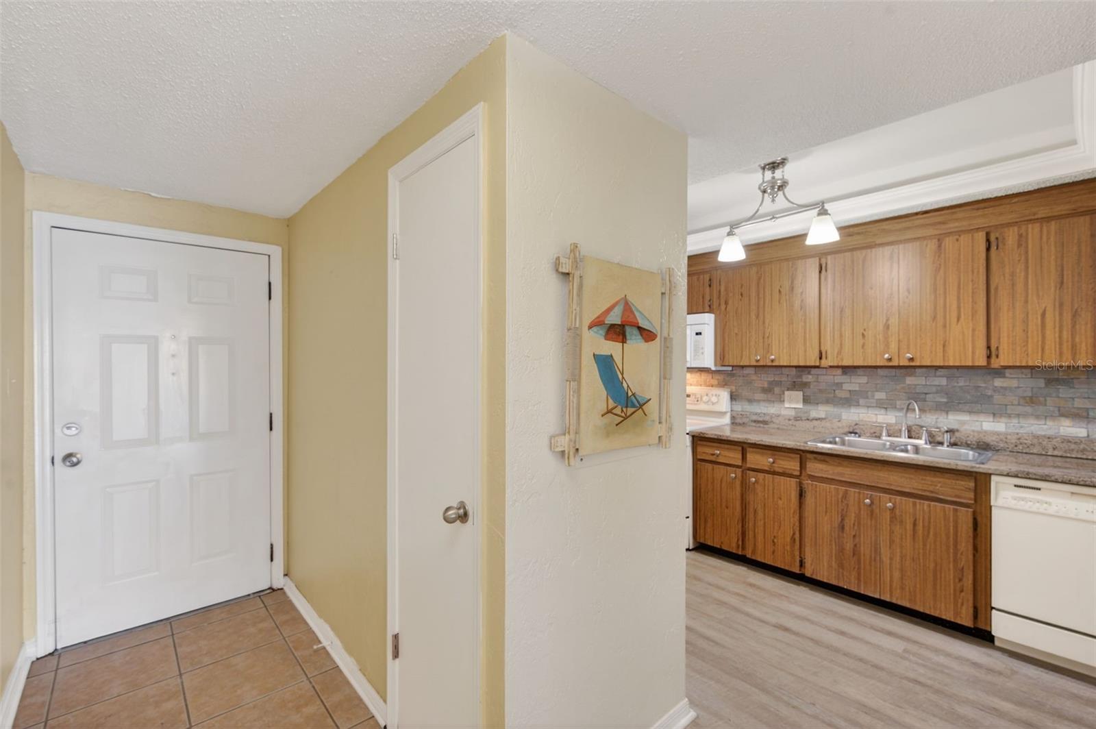 COLONIAL ISLES CONDO - Residential